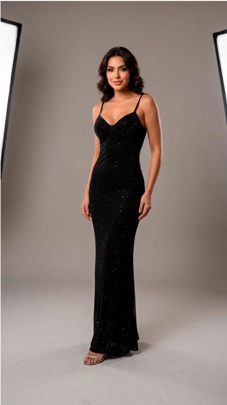 VESTIDO COLOR NEGRO CON PERLAS