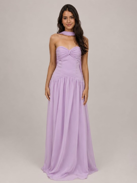 VESTIDO LILA BAJITO STRAPLES CON CHALL