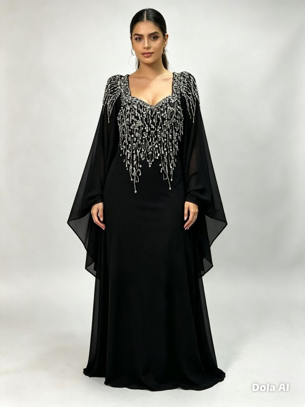 VESTIDO NEGRO CON MANGAS LARGAS CON PERLAS PLATEADAS