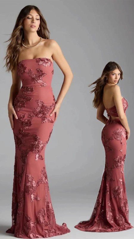 VESTIDO PALO DE ROSA STRAPLES SIRENA BORADADO