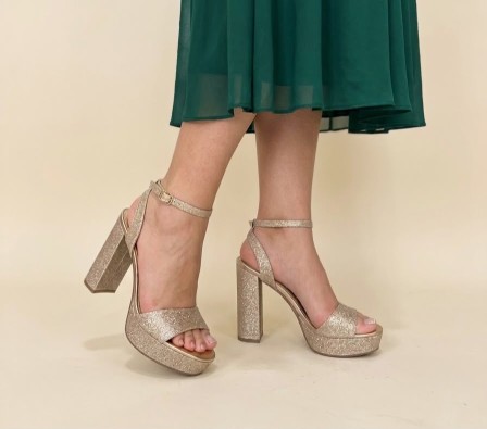 TACOS BEIGE CON BRILLOS TALLA